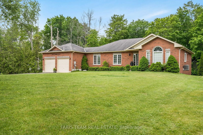 3618 Linda St, Innisfil, L9S 2L2 | Image 2