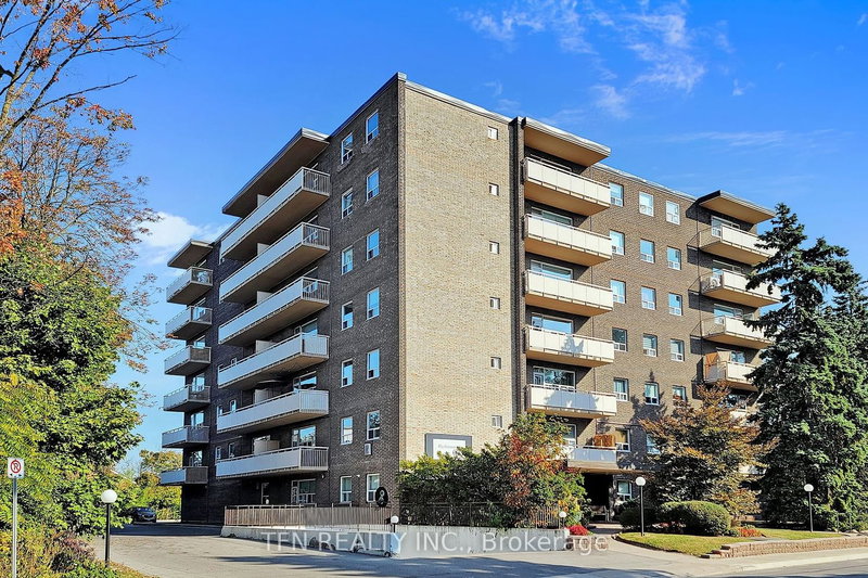 301 - 67 Richmond St, Richmond Hill, L4C 3Y3 | Image 2