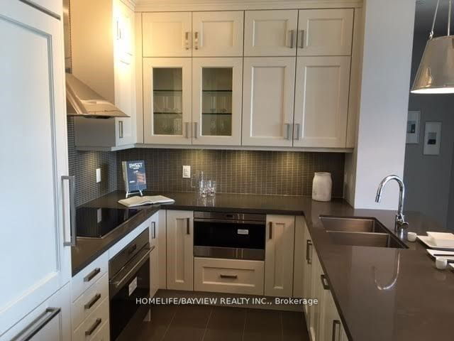 207 - 9 Stollery Pond Crescent