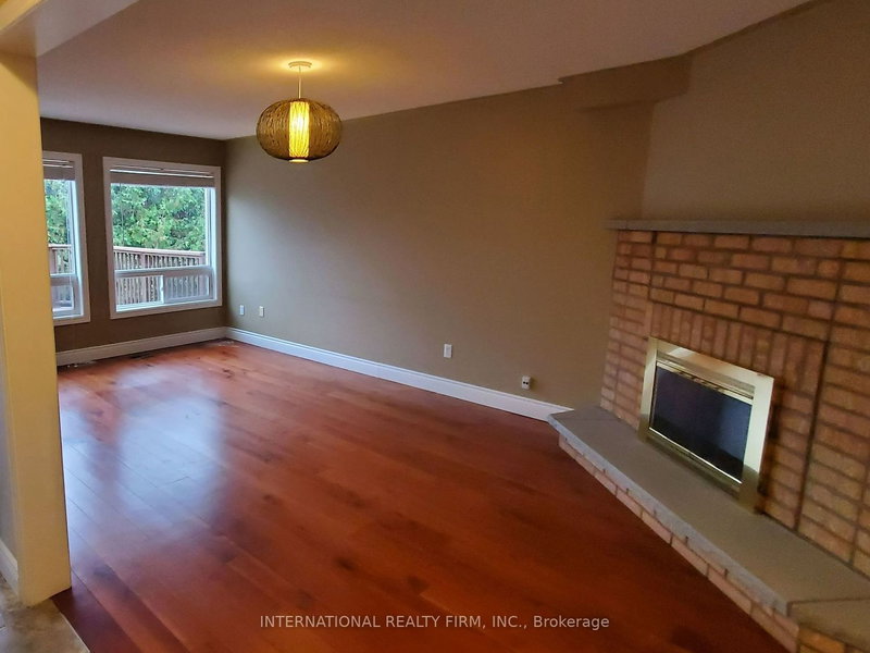 26 Beechbrooke Way, Aurora, L4G 6N7 | Image 3