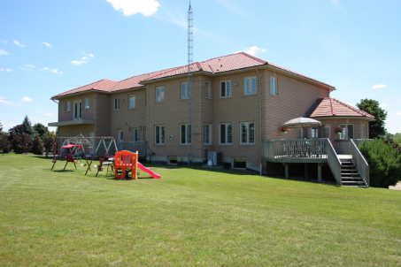 26 Offord Cres, Aurora, L4G3G8 | Image 2