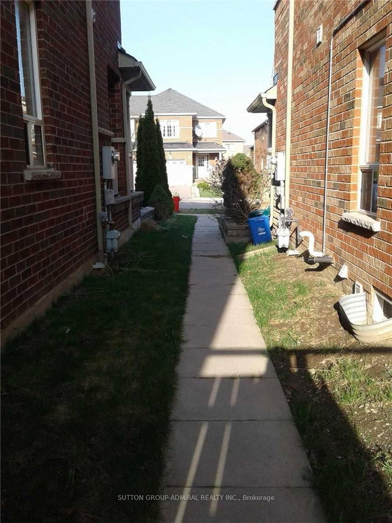 Bsmnt - 75 Maffey Cres, Richmond Hill, L4S 0A8 | Image 2