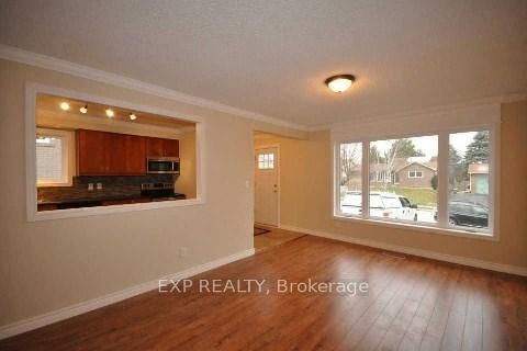 Main Fl - 708 Mountview Pl, Newmarket, L3Y 3P7 | Image 3