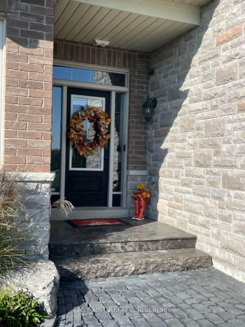 15 Pine Vista Ave, Whitchurch-Stouffville, L4A 1R9 | Image 2