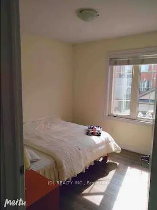 14 Duncan Rd, Markham, L6B 0T4 | Image 2