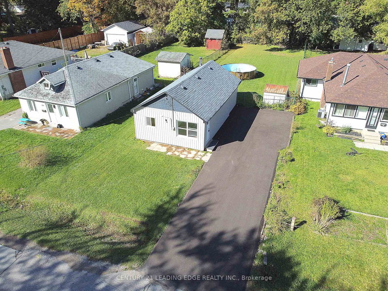 208 Bayview Ave, Georgina, L4P 2T2 | Image 3