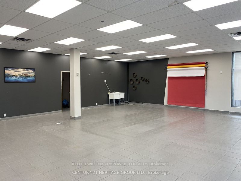 7 - 8 - 17080 Bathurst St, Newmarket, L3Y 3A5 | Image 3