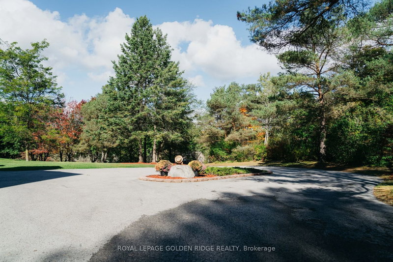 8 Greenvalley Circ, Whitchurch-Stouffville, L4A 2L4 | Image 3