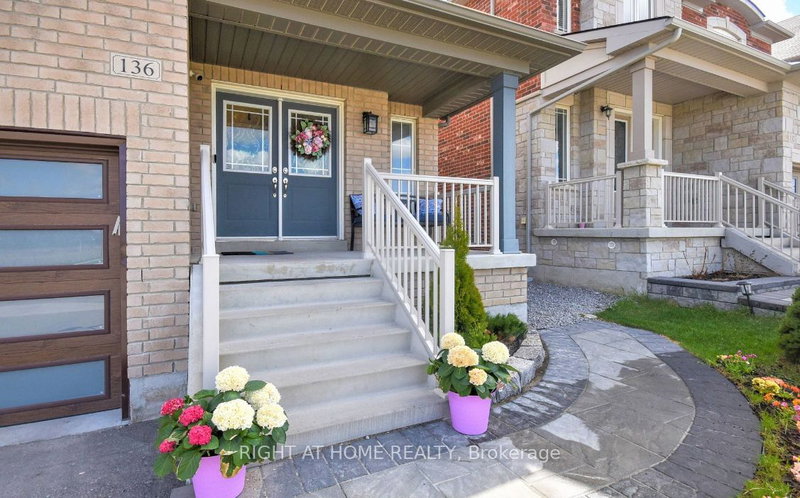 136 Noble Dr, Bradford West Gwillimbury, L3Z 2A5 | Image 2