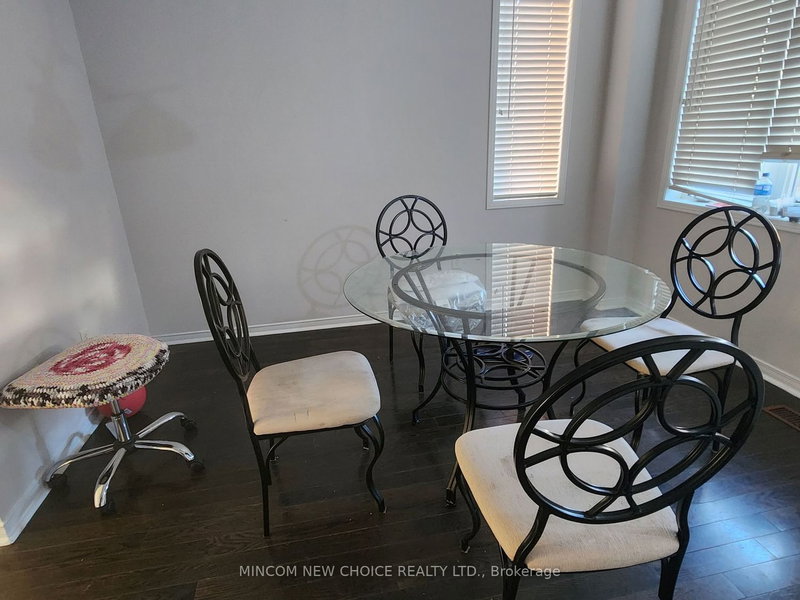 106 Emery Hill Blvd, Markham, L6C 2S6 | Image 3