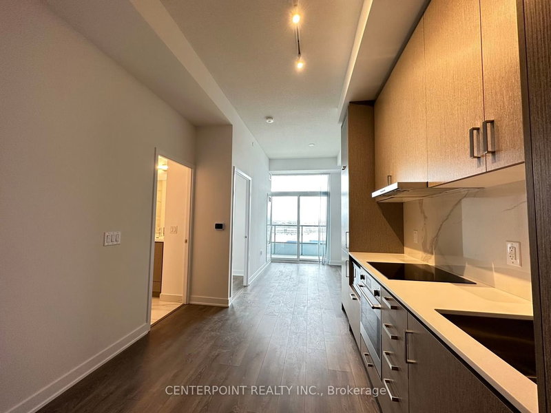 1001 - 60 Honeycrisp Cres, Vaughan, L4K 5Z8 | Image 2