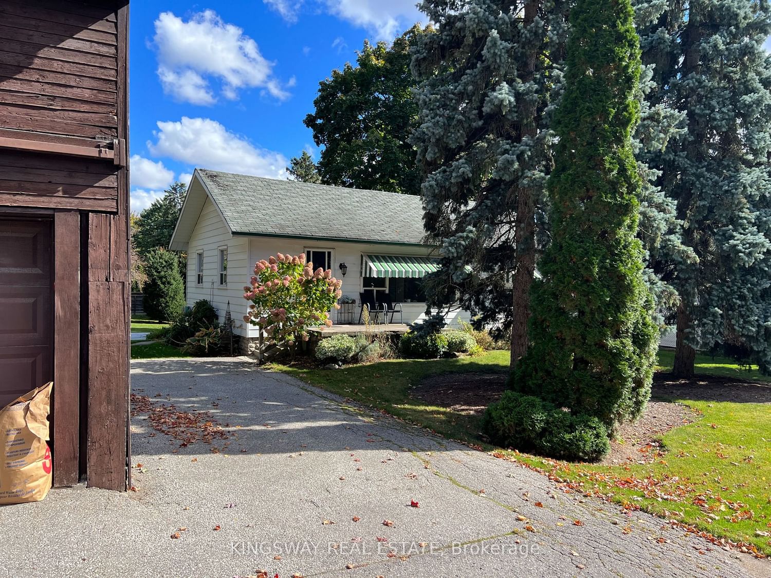 Listing Image 3