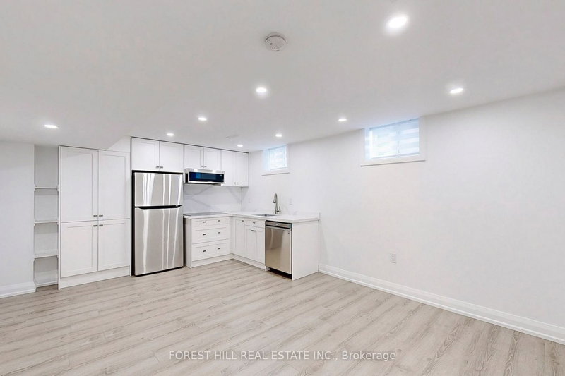 115 Beckett Ave, East Gwillimbury, L9N 0S6 | Image 2