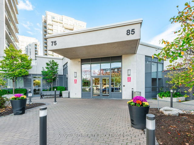 208 - 75 North Park Road