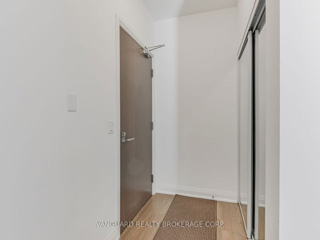 208 - 75 North Park Road