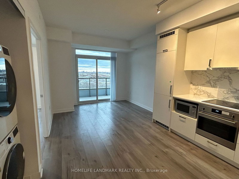 1511 - 60 Honeycrisp Cres, Vaughan, L4K 0N5 | Image 2