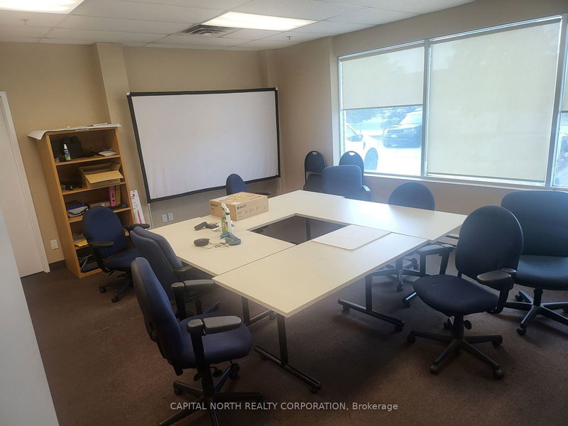 130 Doughton Rd, Vaughan, L4K 1R3 | Image 2