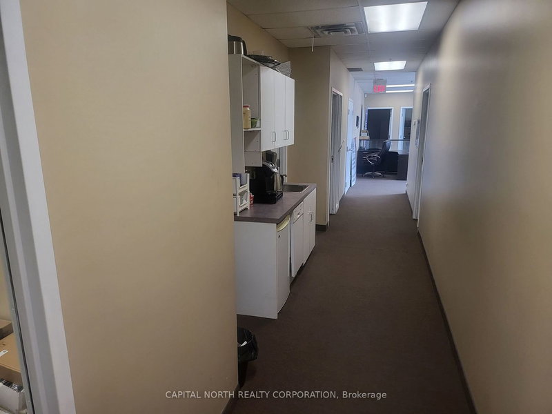 130 Doughton Rd, Vaughan, L4K 1R3 | Image 3