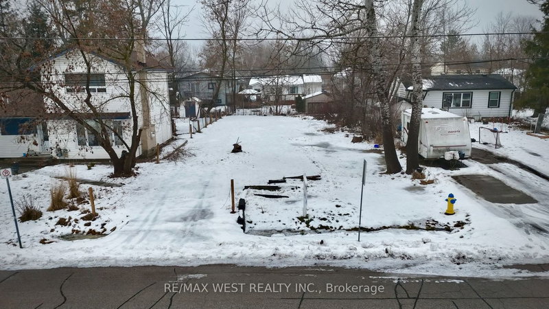 310 Terrace Dr, Georgina, L4P 2Y8 | Image 2