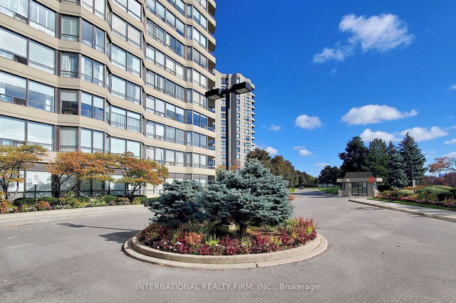 501 - 7420 Bathurst Street