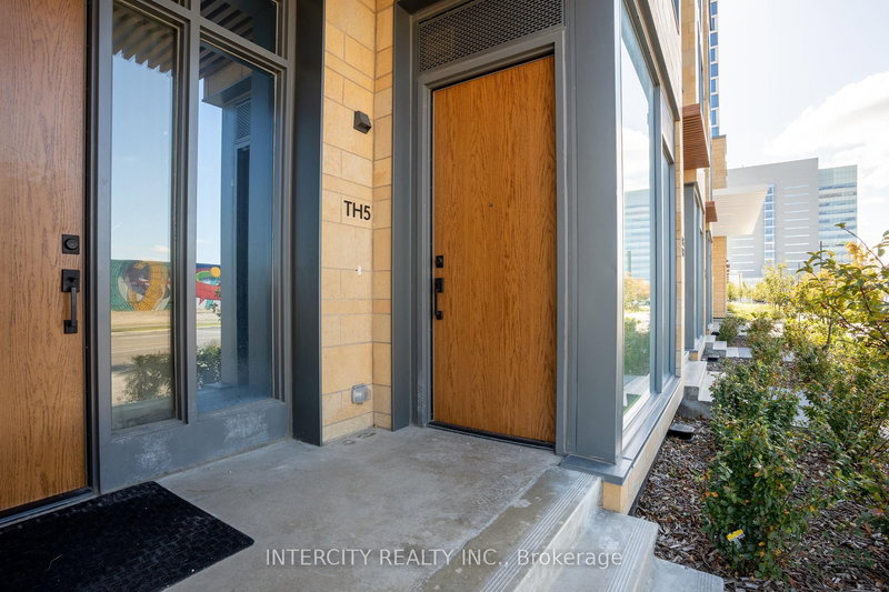 Th05 - 9 Buttermill Ave W, Vaughan, L4K 0M5 | Image 2
