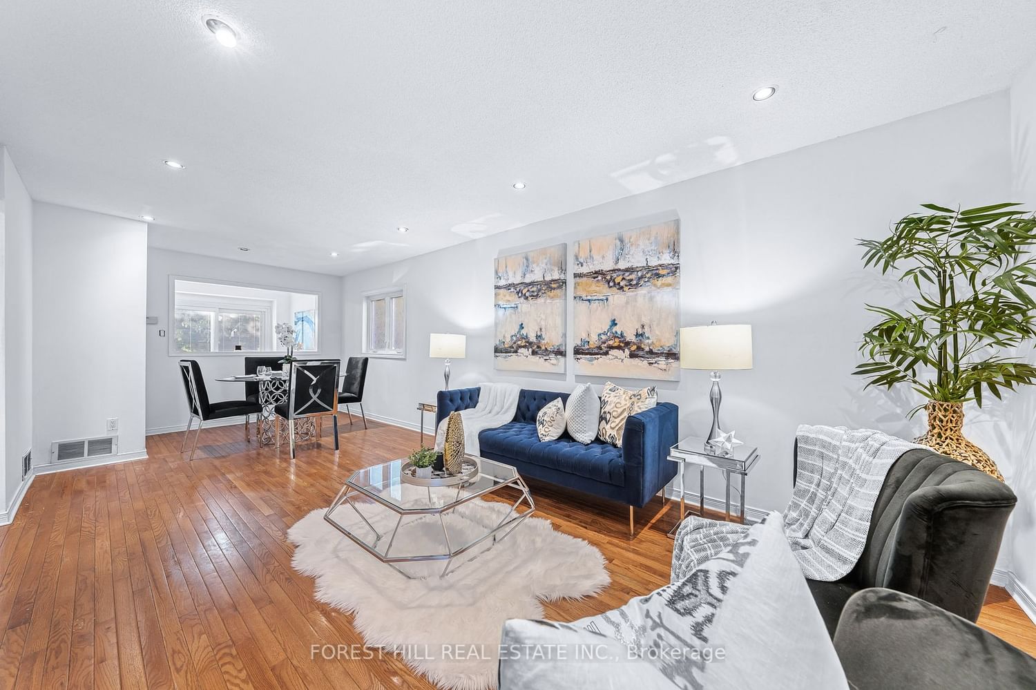 Listing Image 3