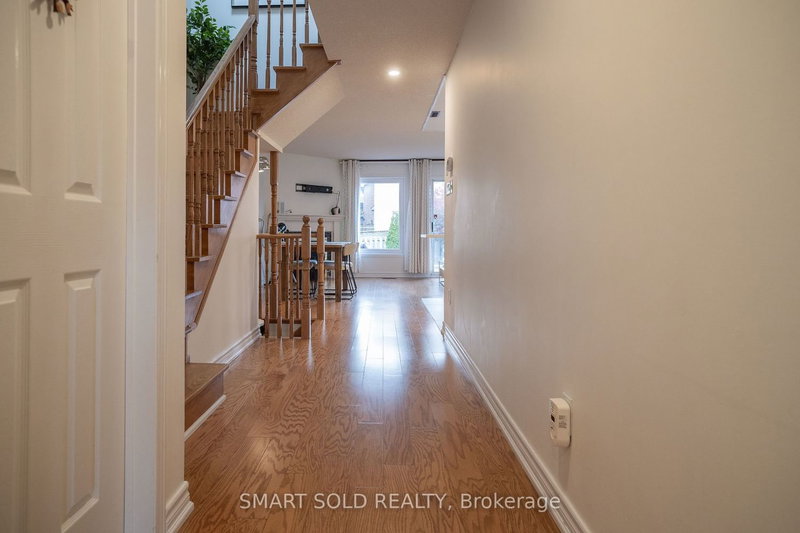 29 Breezeway Cres, Richmond Hill, L4S 1V7 | Image 3
