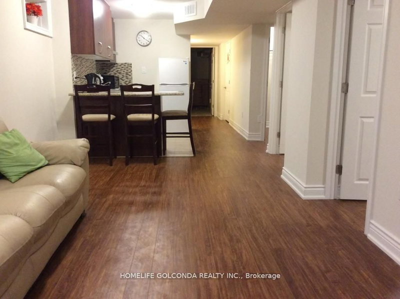 7 Gamble Glen Cres, Richmond Hill, L4S 2T3 | Image 2