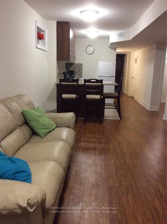 7 Gamble Glen Cres, Richmond Hill, L4S 2T3 | Image 3