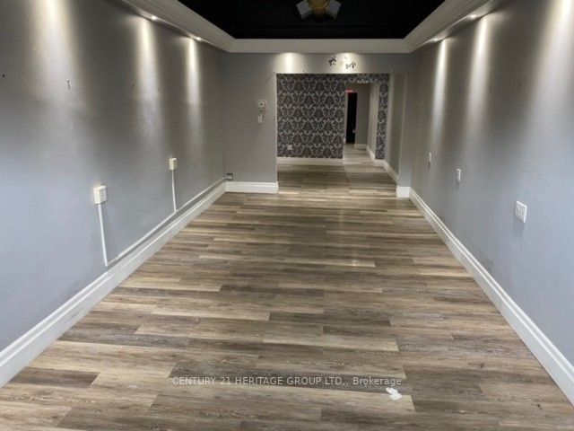 18 Holland St W, Bradford West Gwillimbury, L3Z 2B3 | Image 2