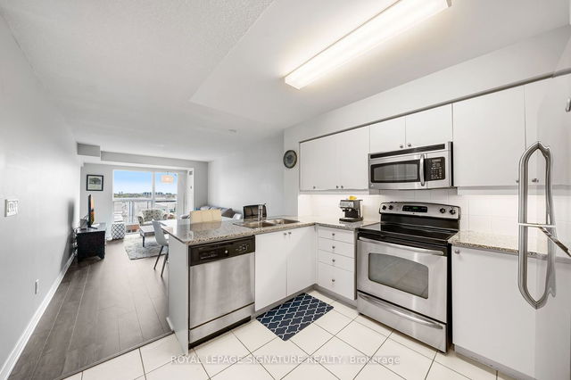 702 - 185 Oneida Crescent
