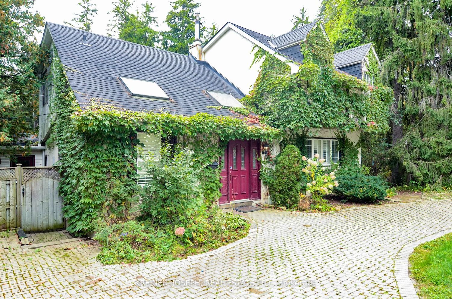 Listing Image 4