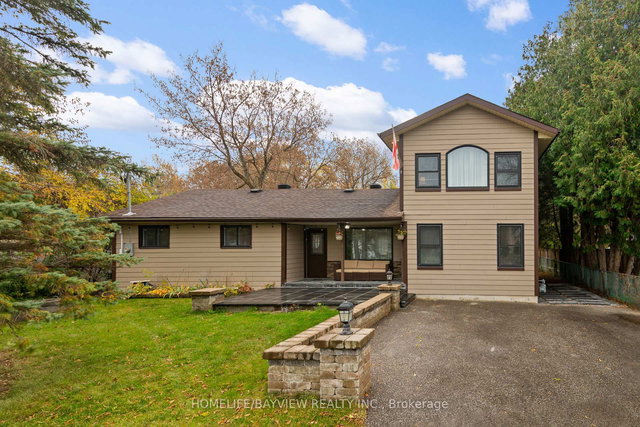 1297 Squire St Street