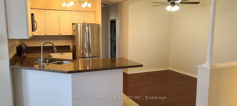 205 - 7398 Yonge St, Vaughan, L4J 8J2 | Image 2