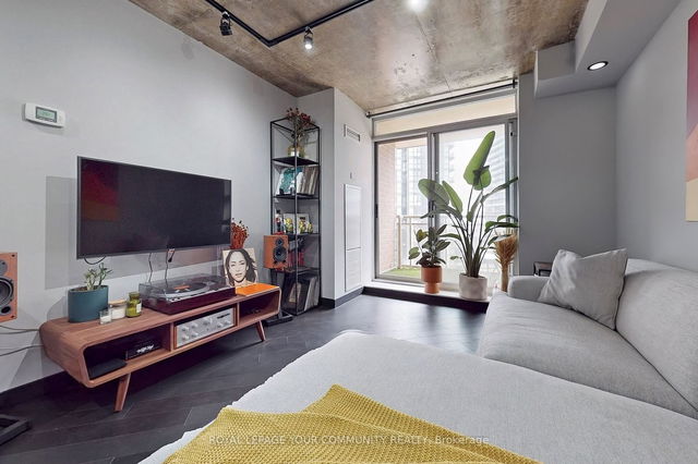 706 - 73 KING WILLIAM Crescent