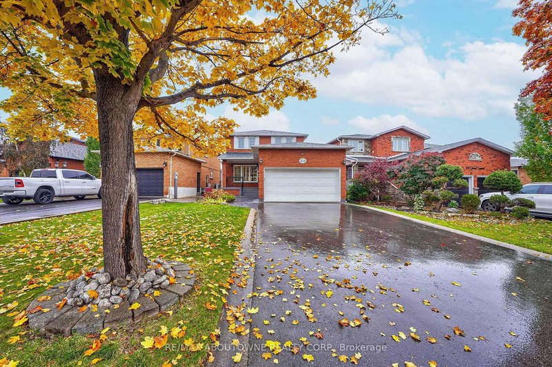 104 Cabinet Cres, Vaughan, L4L 6E6 | Image 2