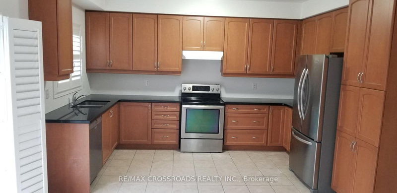 73 Eakin Mill Rd, Markham, L6E 1N9 | Image 3