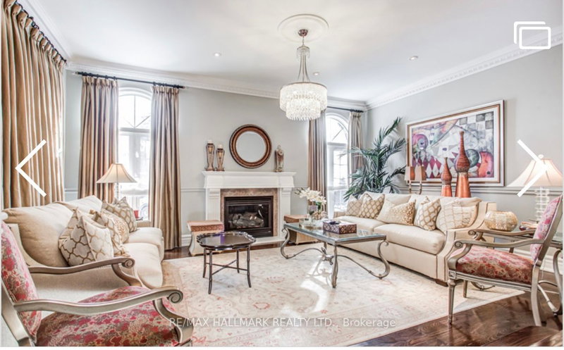 384 Kennedy St W, Aurora, L4G 5M6 | Image 2