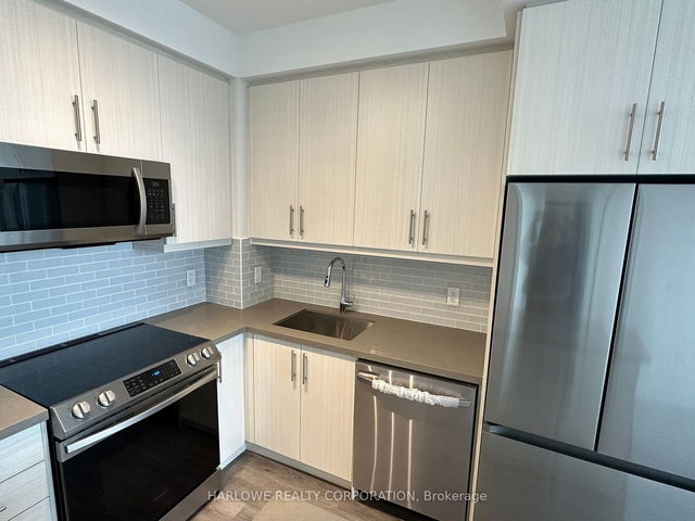 2101 - 105 Oneida Crescent