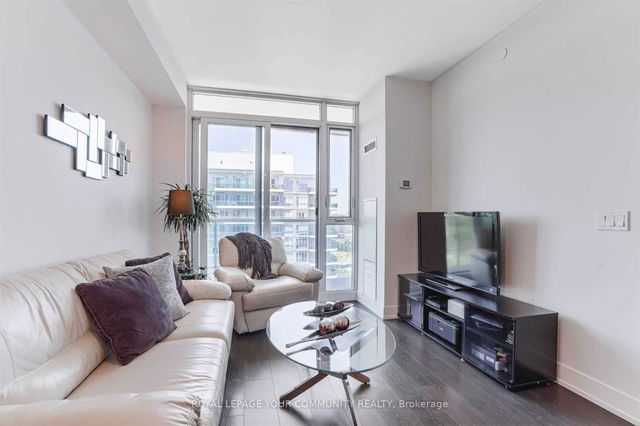 1614 - 9471 Yonge Street