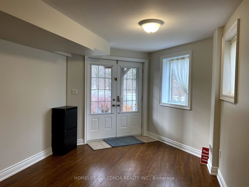 7 Gamble Glen Cres, Richmond Hill, L4S 2T3 | Image 2