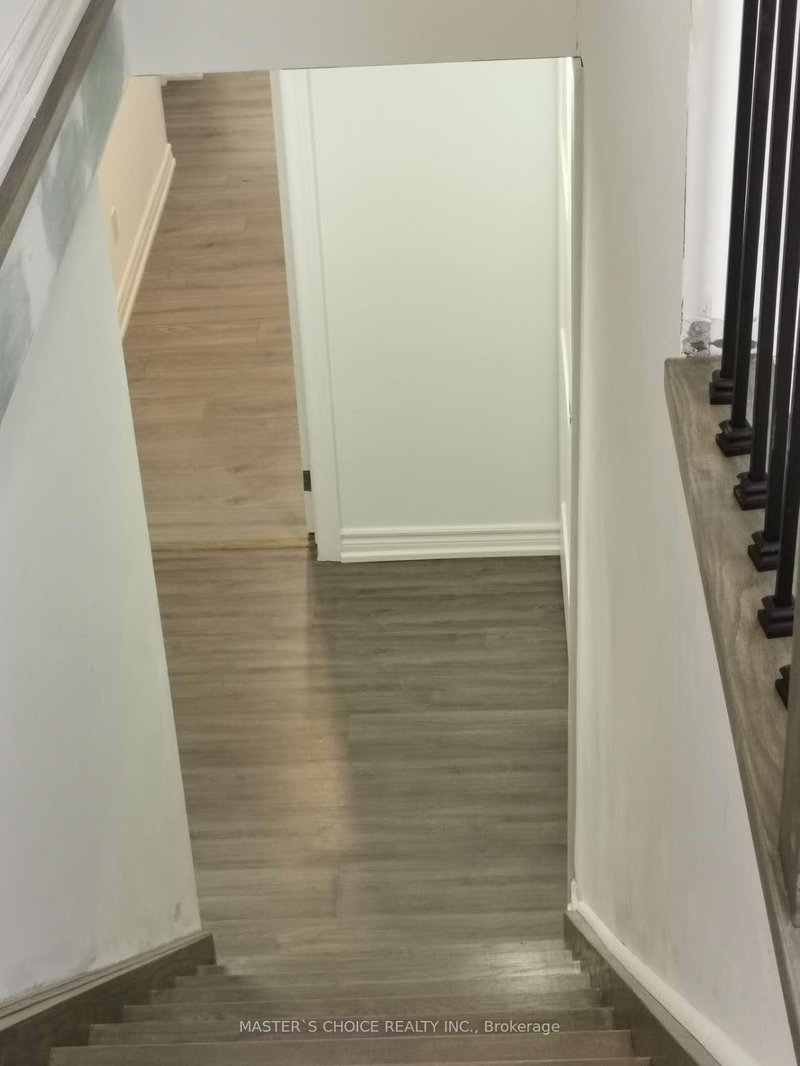 119 Fern Valley Cres, Richmond Hill, L4E 2K3 | Image 3