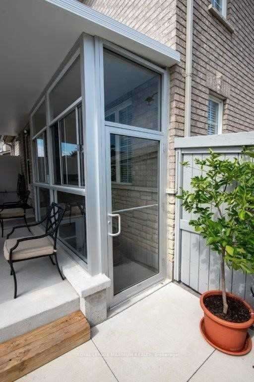 Bsmt - 2 Castle Park Blvd, Vaughan, L4H 1M5 | Image 3