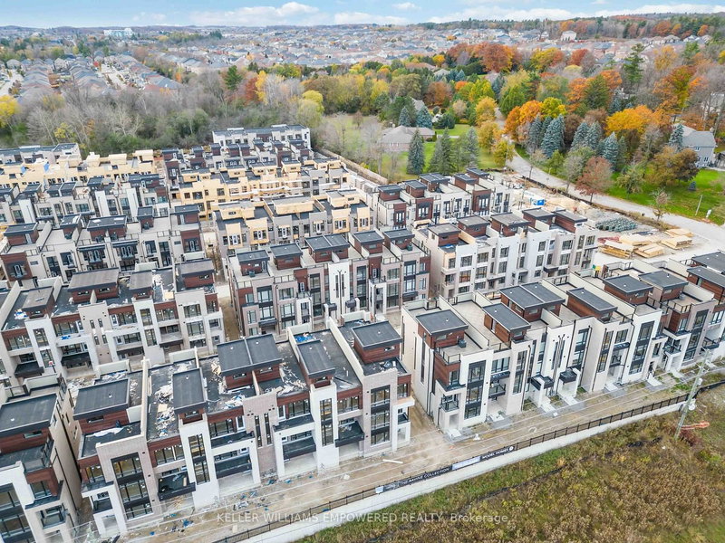 28 Credit Lane, Richmond Hill, L4E 1G9 | Image 3