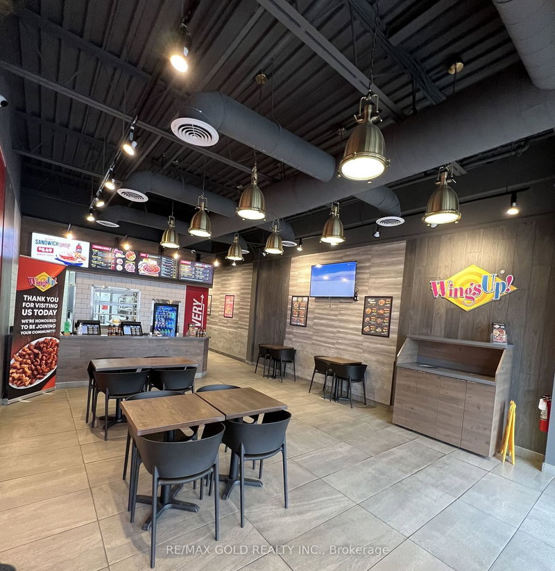 B - 54 Davis Dr E, Newmarket, L3Y 2M7 | Image 3