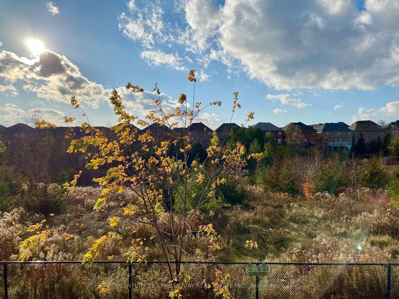 62 - 8 Townwood Dr, Richmond Hill, L4E 4Y3 | Image 3