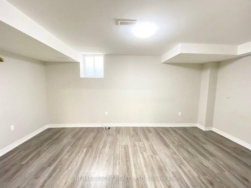 4 Reddington Rd, Markham, L3S 0E2 | Image 3