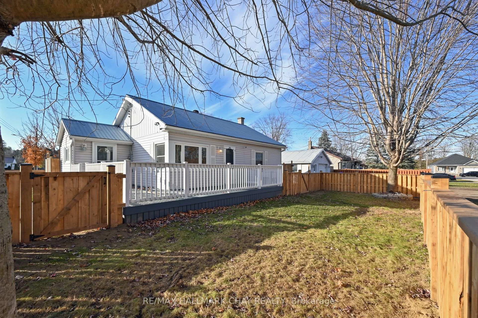 Listing Image 12
