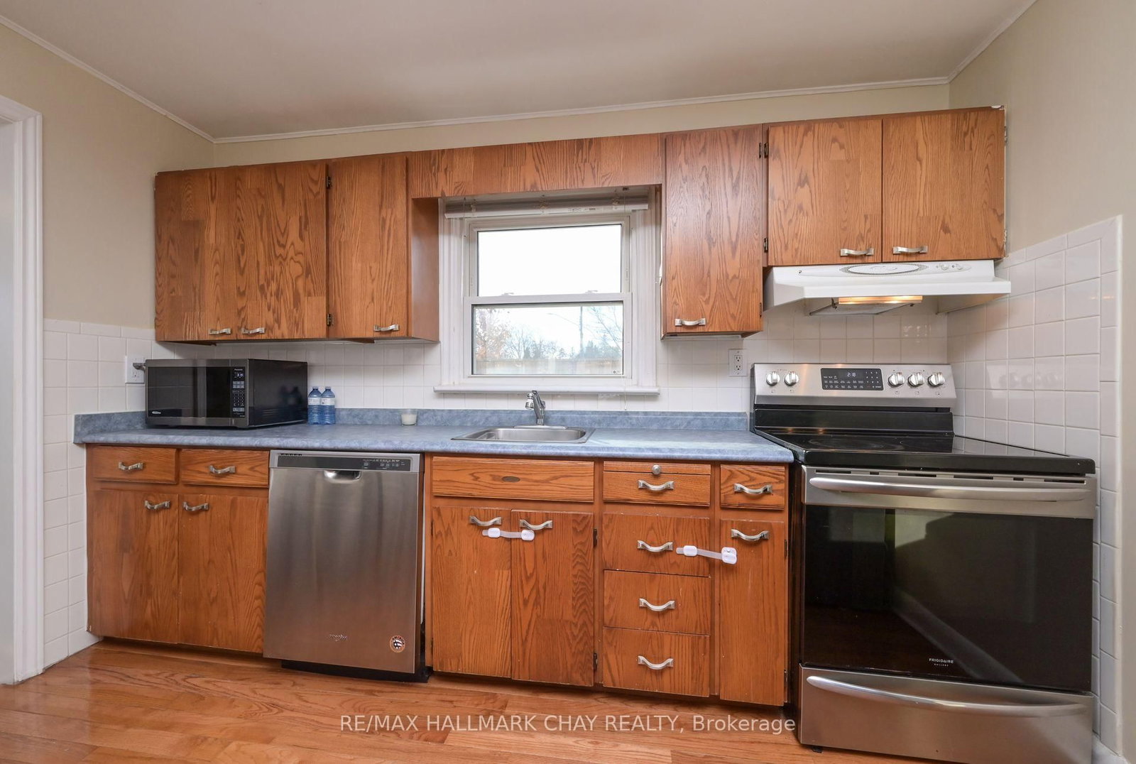 Listing Image 19