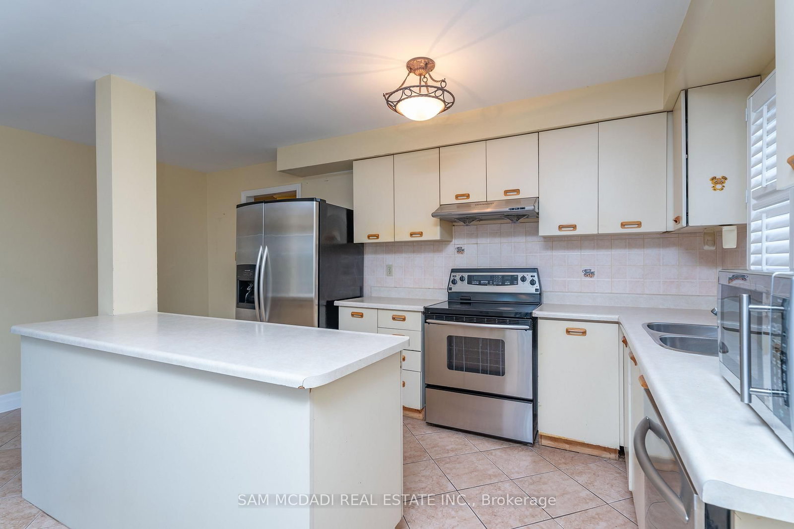 Listing Image 16